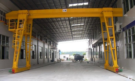 Suwnica bramowa o udźwigu 10 ton I używana do podnoszenia aluminium