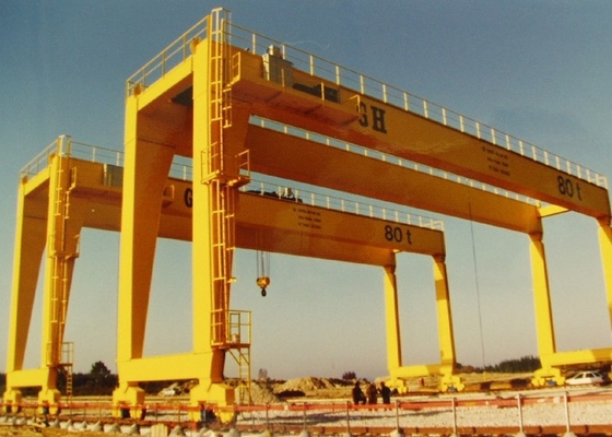 Rozpiętość 26m 30m 35m Dźwig kontenerowy portowy 200KW do 300KW RMG Suwnica montowana na szynie