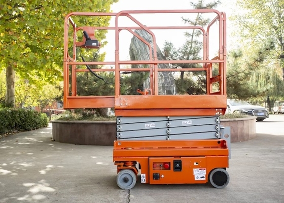 Samojezdny elektryczny podnośnik nożycowy o wysokości od 8 m do 14 m Mobilna platforma robocza o wadze 300 kg