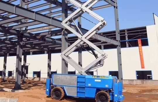 Przemysłowa hydrauliczna platforma podnosząca GTZN Podnośnik nożycowy do trudnego terenu z podporami