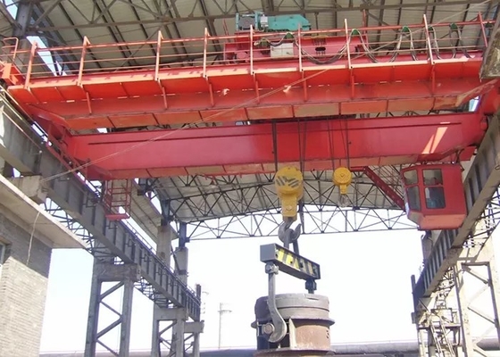 Q345B Materiał Odlewnia kadzi Żuraw Żelazny Odlewanie metalu Suwnica napowietrzna Stopiona kadź ze stali ciekłej