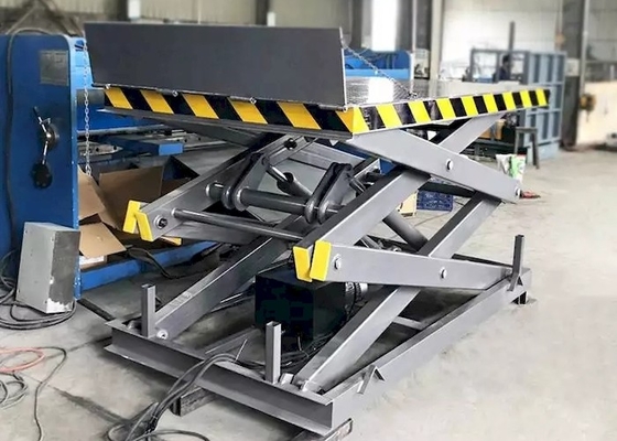 Ciężki ładunek Hydrauliczna platforma podnosząca AC380V 2000 * 2000 mm Dok załadunkowy Podnośnik nożycowy