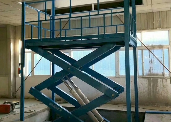 Ciężki ładunek Hydrauliczna platforma podnosząca AC380V 2000 * 2000 mm Dok załadunkowy Podnośnik nożycowy